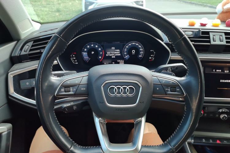 Used Audi Q3 2021 35 TFSI Fashion Dynamic Model Steering Wheel