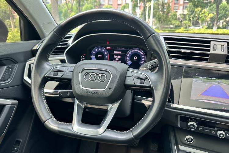 Used Audi Q3 2021 35 TFSI Fashion Dynamic Model Steering Wheel