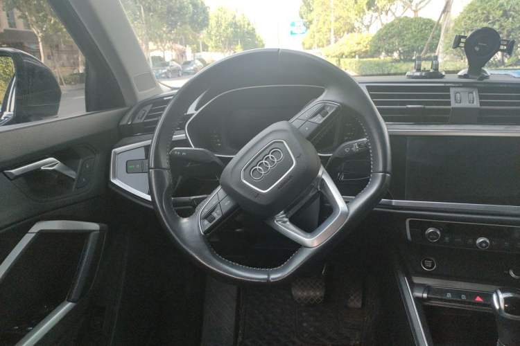 Used Audi Q3 2021 35 TFSI Fashion Dynamic Model Steering Wheel