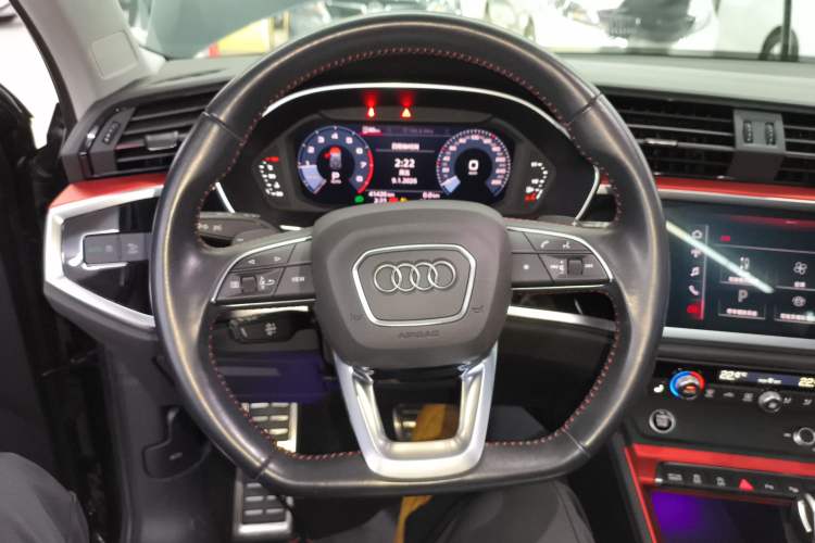 Used Audi Q3 2021 40 TFSI Fashion Dynamic Model Steering Wheel