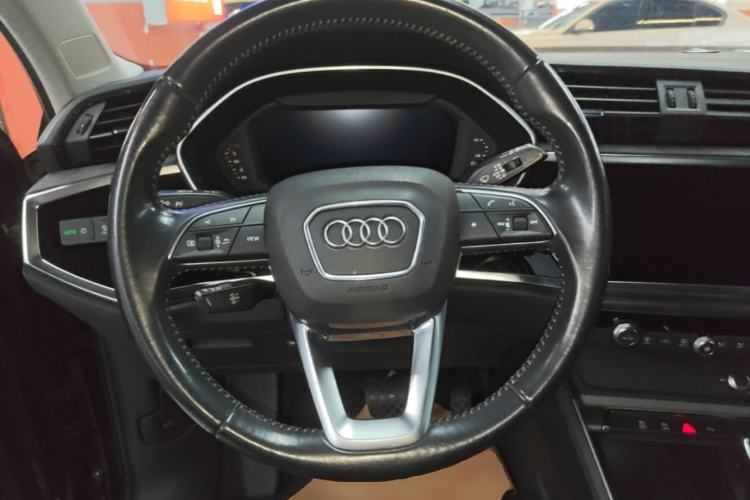 Used Audi Q3 2021 35 TFSI Progressive Dynamic Edition Steering Wheel