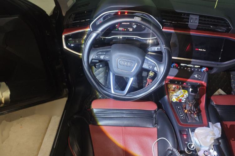 Used Audi Q3 2021 35 TFSI Progressive Dynamic Edition Steering Wheel