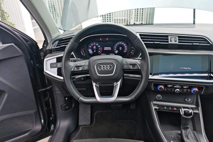 Used Audi Q3 2021 35 TFSI Fashion Dynamic Model Steering Wheel