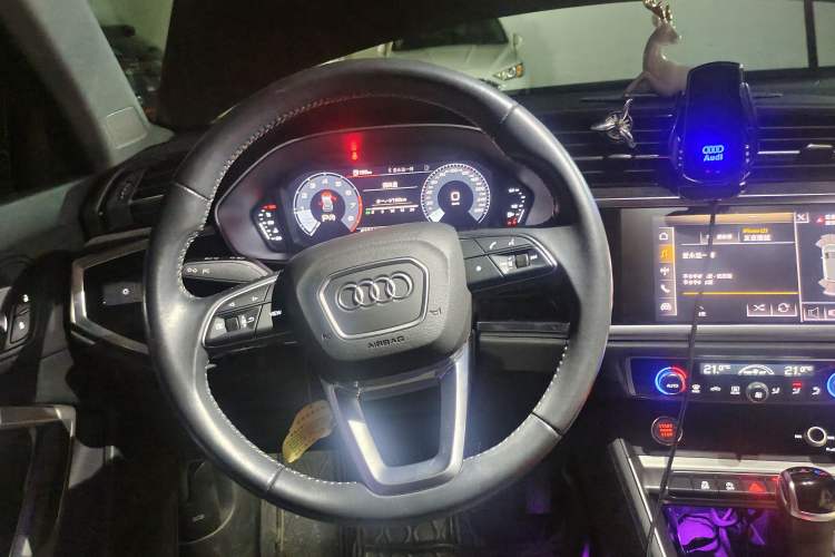 Used Audi Q3 2021 35 TFSI Progressive Dynamic Edition Steering Wheel