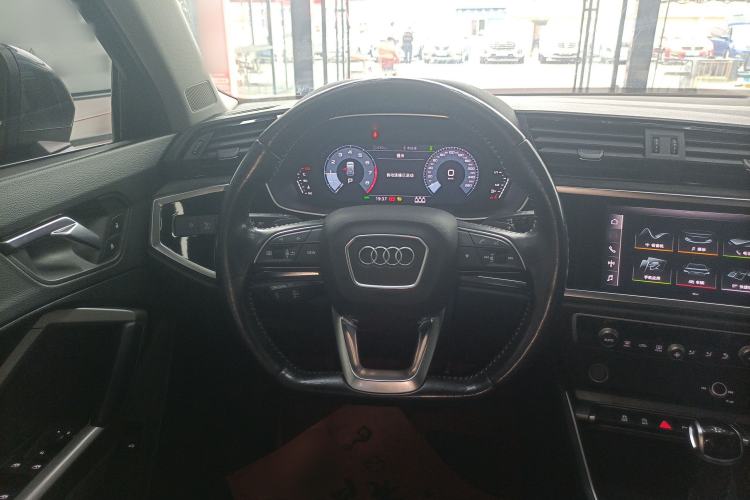 Used Audi Q3 2021 35 TFSI Fashion Dynamic Model Steering Wheel