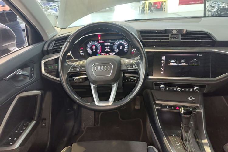 Used Audi Q3 2021 35 TFSI Progressive Dynamic Edition Steering Wheel