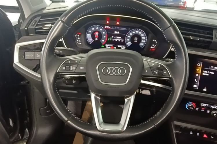 Used Audi Q3 2021 35 TFSI Progressive Dynamic Edition Steering Wheel