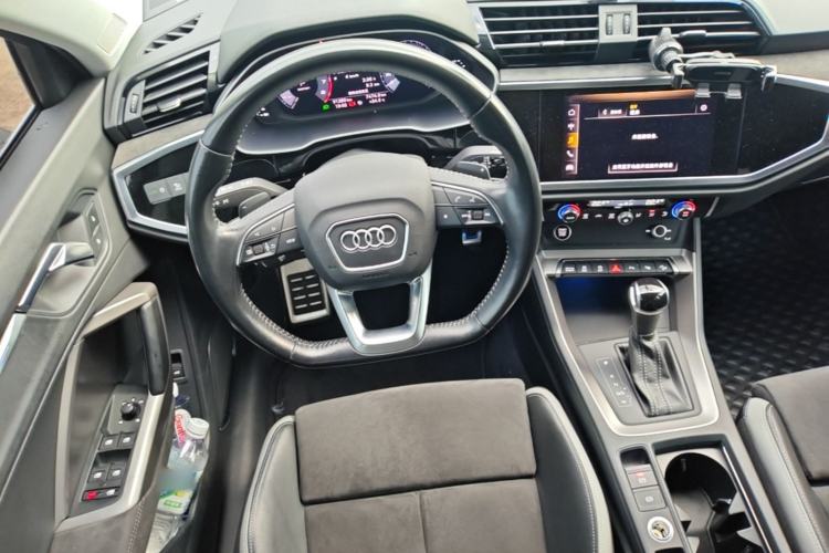 Used Audi Q3 2021 45 TFSI quattro Fashion Dynamic Model Steering Wheel