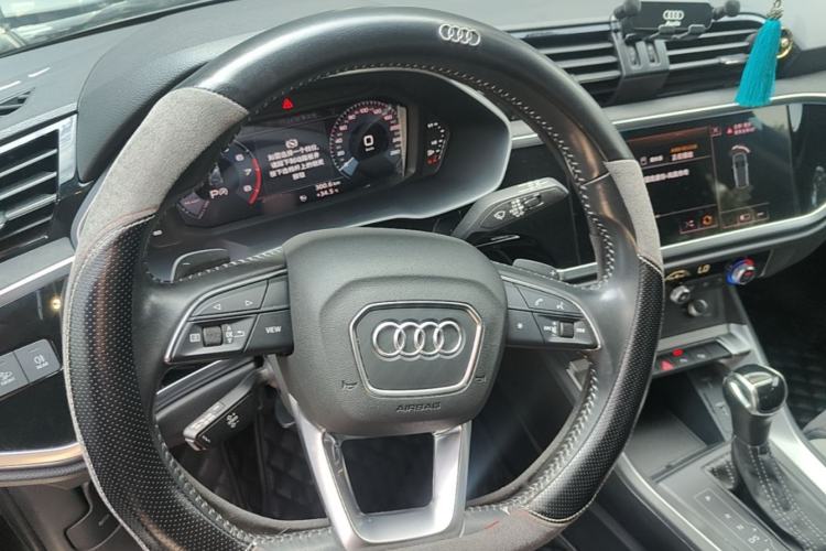Used Audi Q3 2021 35 TFSI Fashion Dynamic Model Steering Wheel