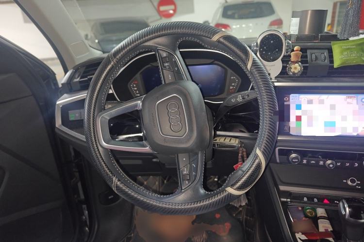 Used Audi Q3 2021 35 TFSI Progressive Dynamic Edition Steering Wheel