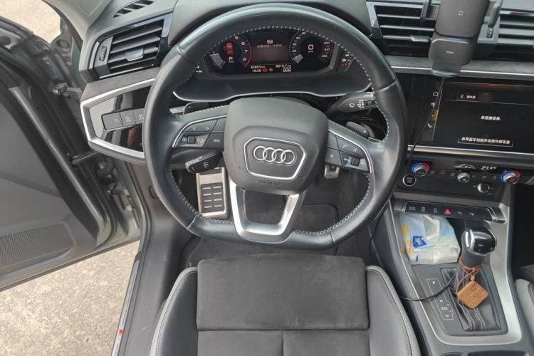 Used Audi Q3 2021 40 TFSI Fashion Dynamic Model Steering Wheel