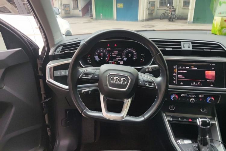 Used Audi Q3 2021 35 TFSI Fashion Dynamic Model Steering Wheel