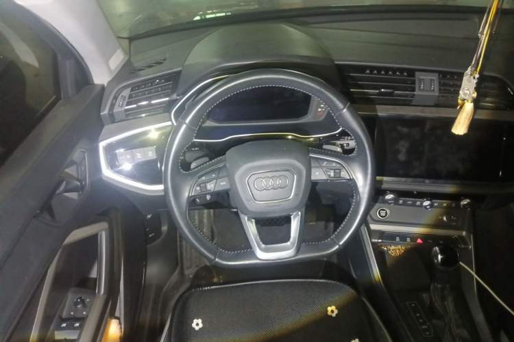 Used Audi Q3 2021 35 TFSI Fashion Dynamic Model Steering Wheel