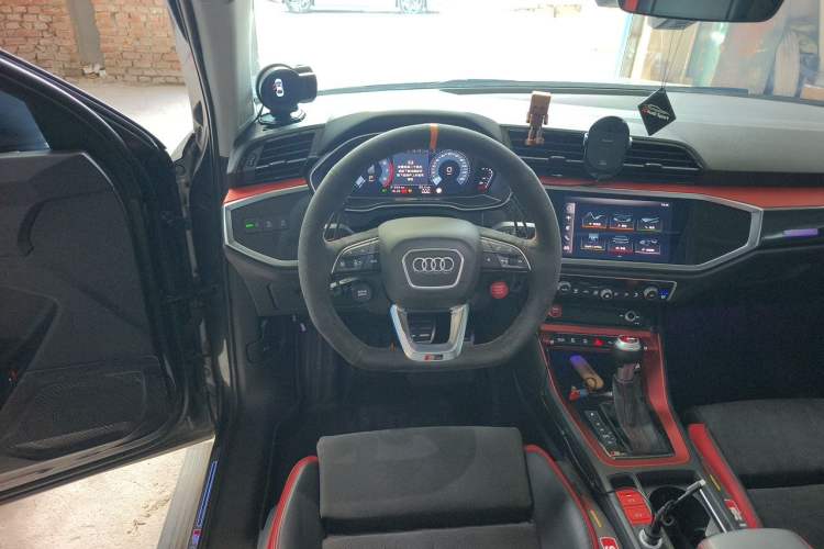 Used Audi Q3 2021 40 TFSI Fashion Dynamic Model Steering Wheel