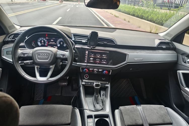 Used Audi Q3 2021 35 TFSI Progressive Dynamic Edition Steering Wheel