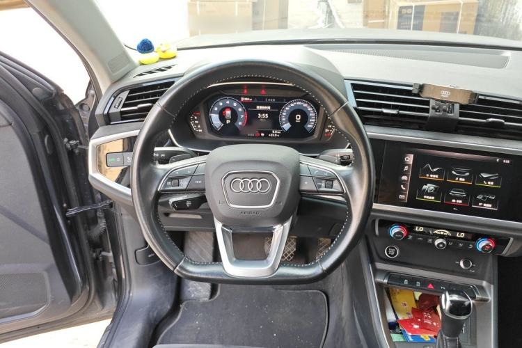 Used Audi Q3 2021 35 TFSI Fashion Dynamic Model Steering Wheel