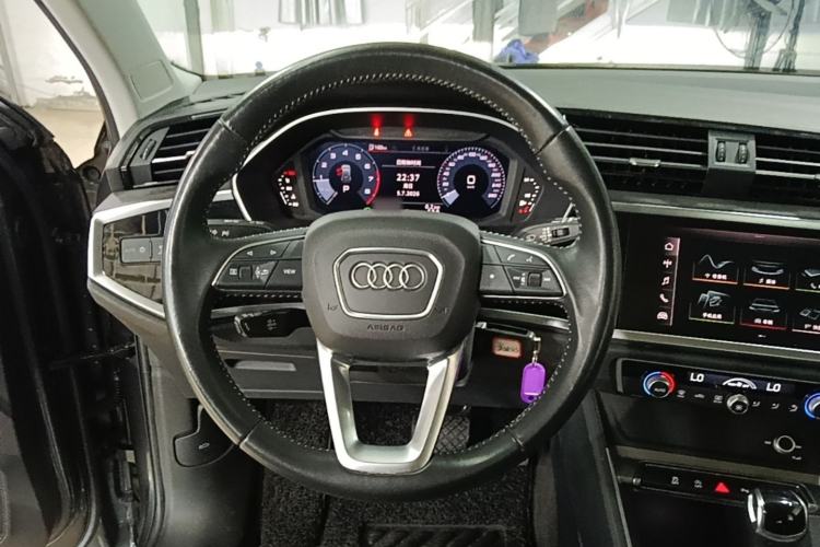 Used Audi Q3 2021 35 TFSI Progressive Dynamic Edition Steering Wheel