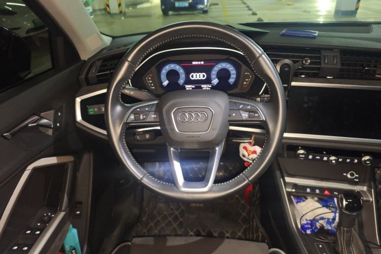 Used Audi Q3 2021 35 TFSI Progressive Dynamic Edition Steering Wheel