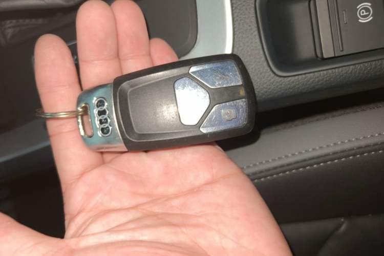 Used Audi Q3 2021 35 TFSI Advanced Style Edition Vehicle Key