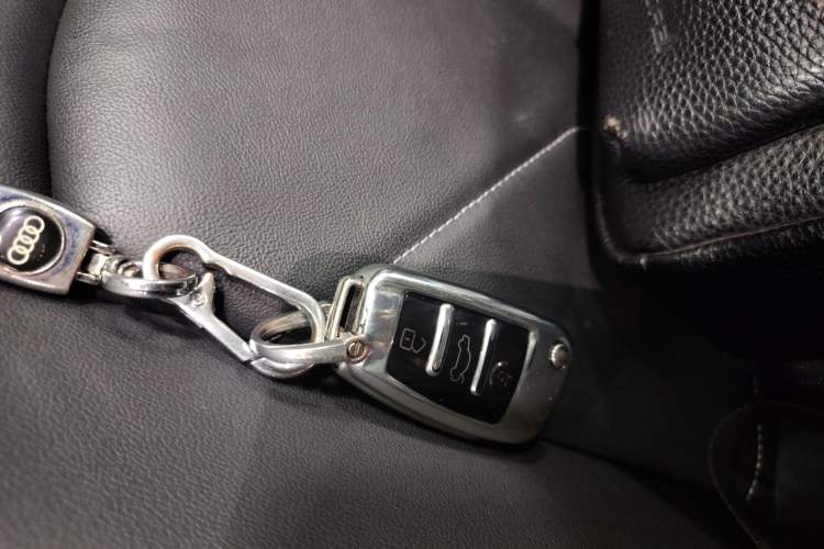 Used Audi Q3 2021 35 TFSI Advanced Style Edition Vehicle Key