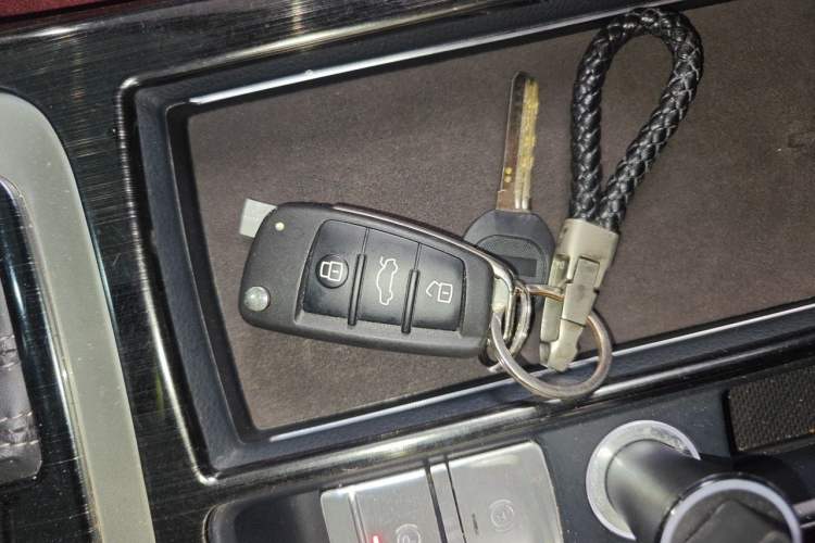 Used Audi Q3 2021 35 TFSI Enjoy Life Edition Vehicle Key