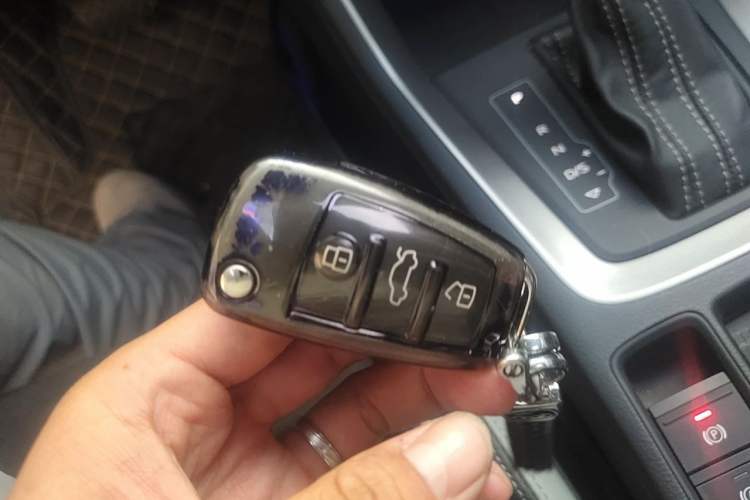Used Audi Q3 2021 35 TFSI Enjoy Life Edition Vehicle Key