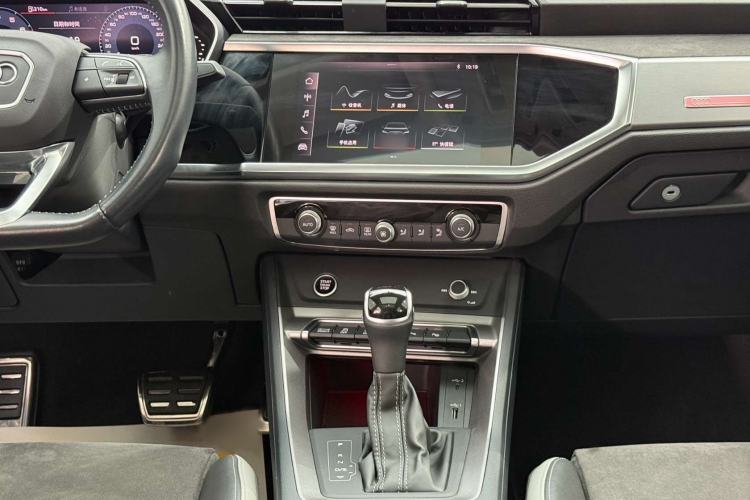 Used Audi Q3 2021 40 TFSI Fashion Dynamic Model Audio And AC Panel