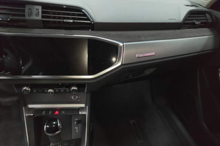 Used Audi Q3 2021 35 TFSI Progressive Dynamic Edition Audio And AC Panel
