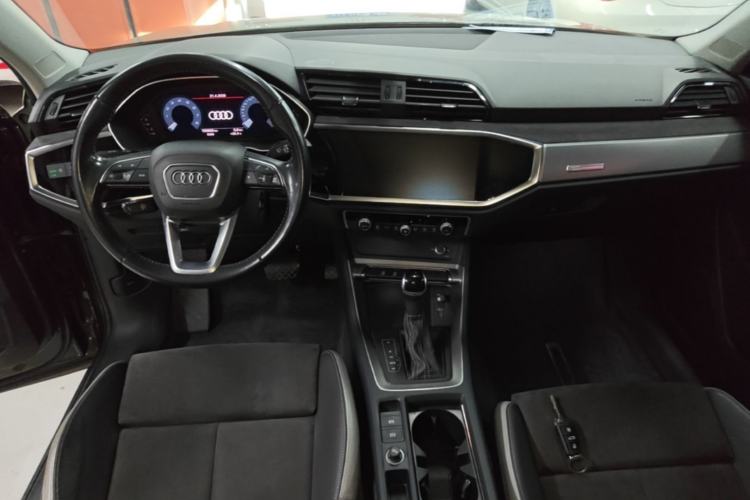 Used Audi Q3 2021 35 TFSI Progressive Dynamic Edition Center Console