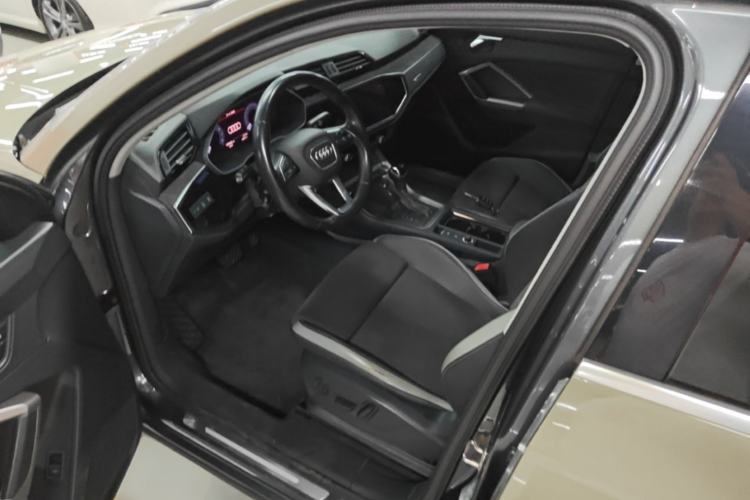 Used Audi Q3 2021 35 TFSI Progressive Dynamic Edition Driver Seat