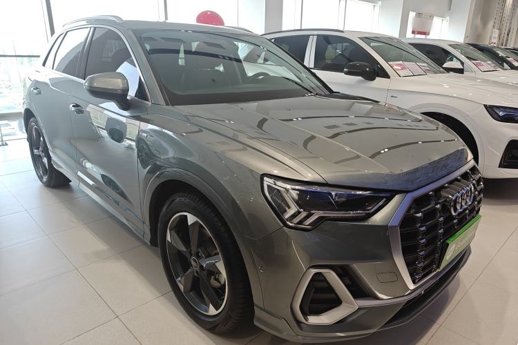 Used Audi Q3 2021 35 TFSI Fashion Dynamic Model Front Right 45 Deg