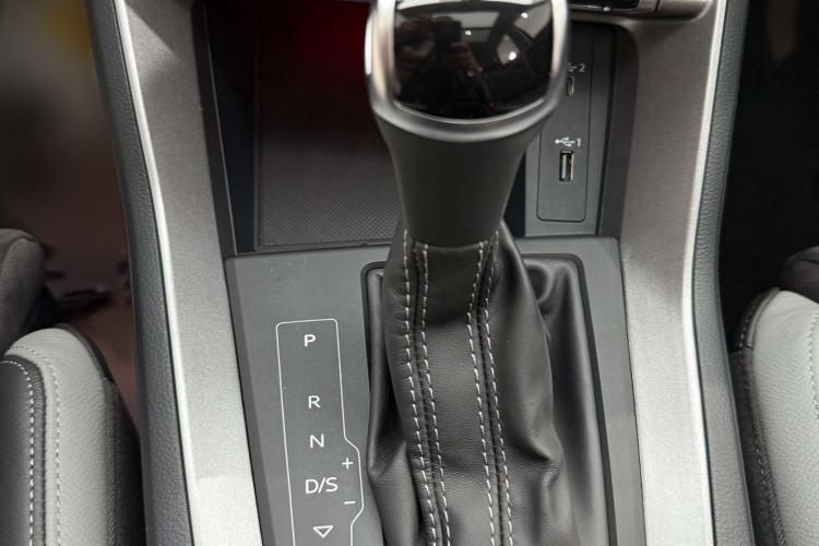 Used Audi Q3 2021 40 TFSI Fashion Dynamic Model Gear Lever