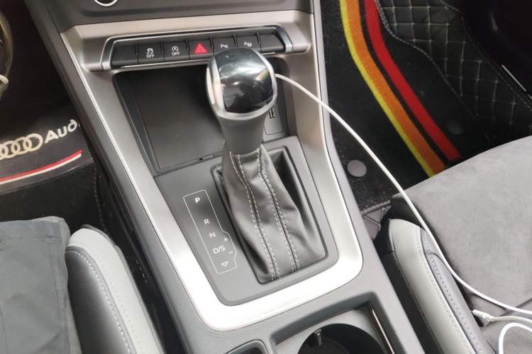 Used Audi Q3 2021 35 TFSI Fashion Dynamic Model Gear Lever