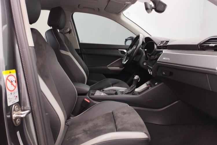 Used Audi Q3 2021 35 TFSI Progressive Dynamic Edition Interior 4