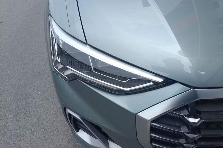 Used Audi Q3 2021 35 TFSI Fashion Dynamic Model Right Front Headlight