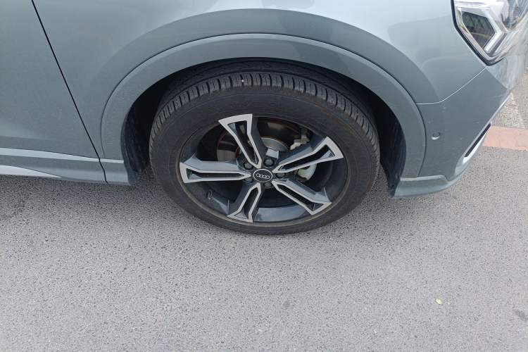 Used Audi Q3 2021 35 TFSI Fashion Dynamic Model Right Front Wheel Hub