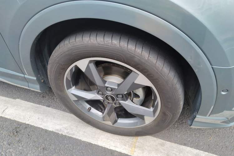 Used Audi Q3 2021 35 TFSI Fashion Dynamic Model Right Front Wheel Hub