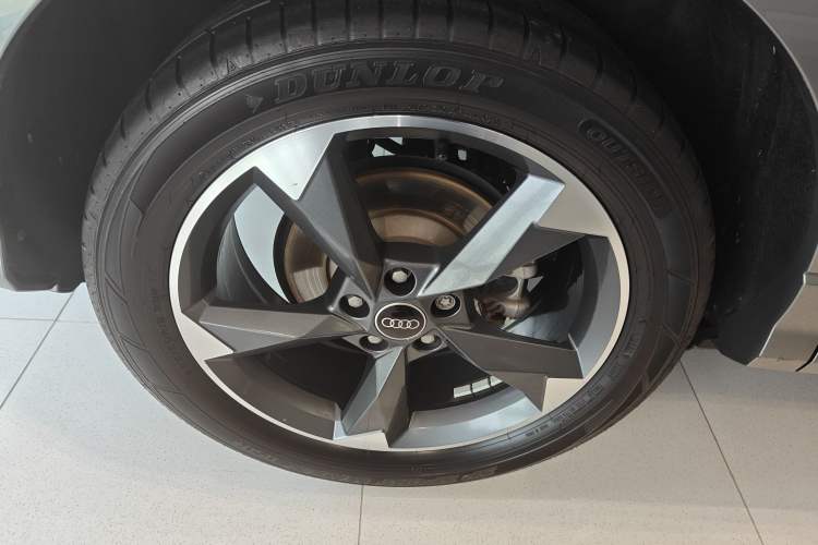 Used Audi Q3 2021 35 TFSI Fashion Dynamic Model Right Rear Wheel Hub