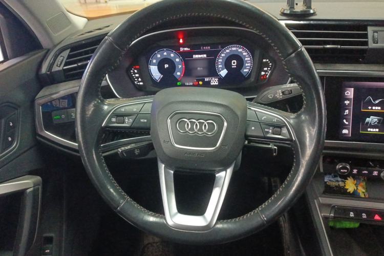 Used Audi Q3 2021 35 TFSI Progressive Dynamic Edition Steering Wheel