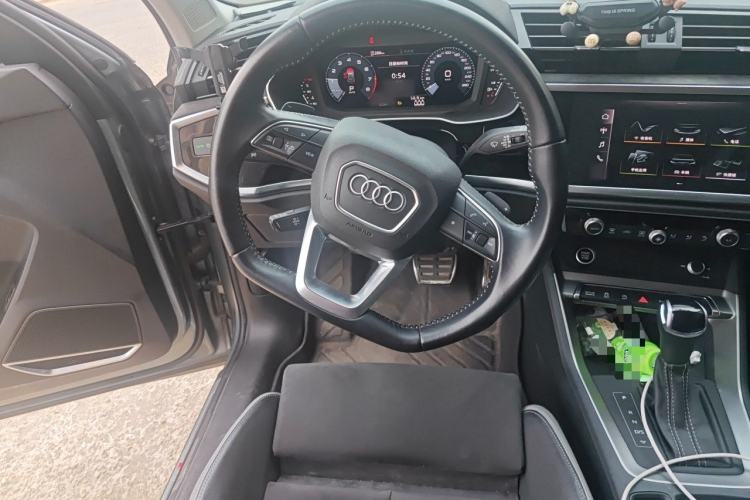 Used Audi Q3 2021 45 TFSI quattro Fashion Dynamic Model Steering Wheel