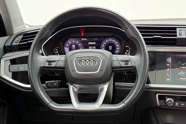 Used Audi Q3 2021 40 TFSI Fashion Dynamic Model Steering Wheel