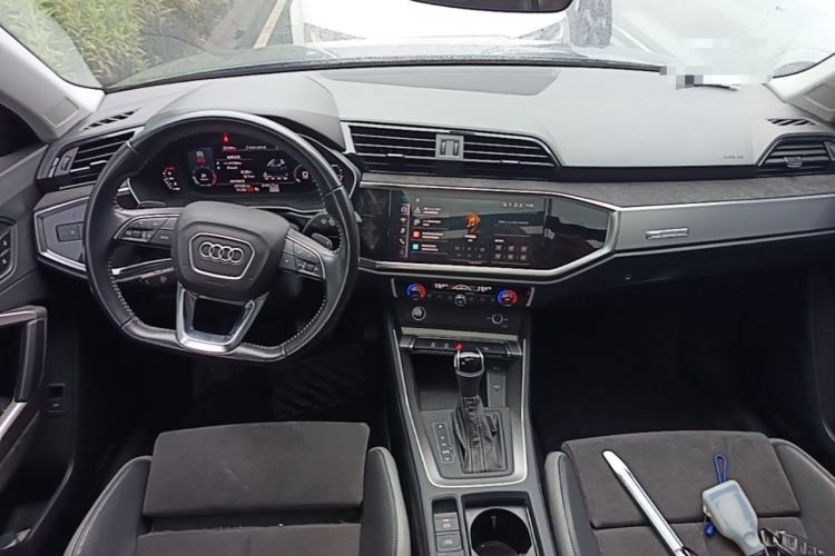 Used Audi Q3 2021 35 TFSI Fashion Dynamic Model Center Console
