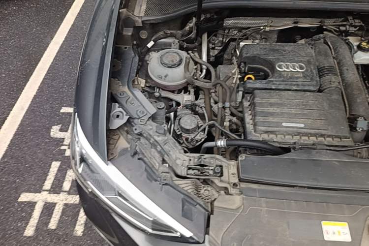 Used Audi Q3 2021 35 TFSI Fashion Dynamic Model Engine Bay Right