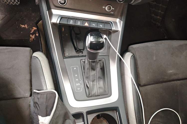 Used Audi Q3 2021 35 TFSI Fashion Dynamic Model Gear Lever