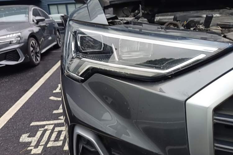 Used Audi Q3 2021 35 TFSI Fashion Dynamic Model Right Front Headlight