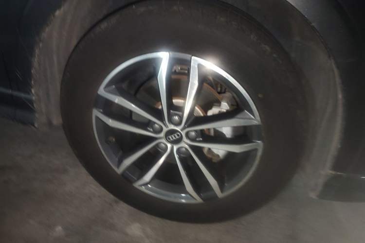 Used Audi Q3 2021 35 TFSI Progressive Dynamic Edition Right Front Wheel Hub