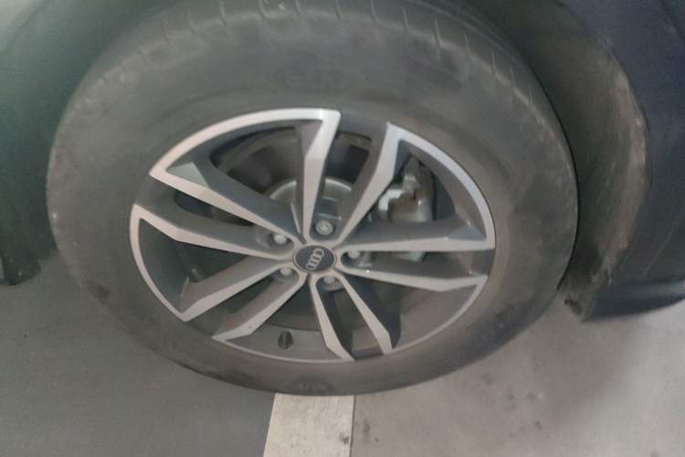 Used Audi Q3 2021 35 TFSI Progressive Dynamic Edition Right Front Wheel Hub