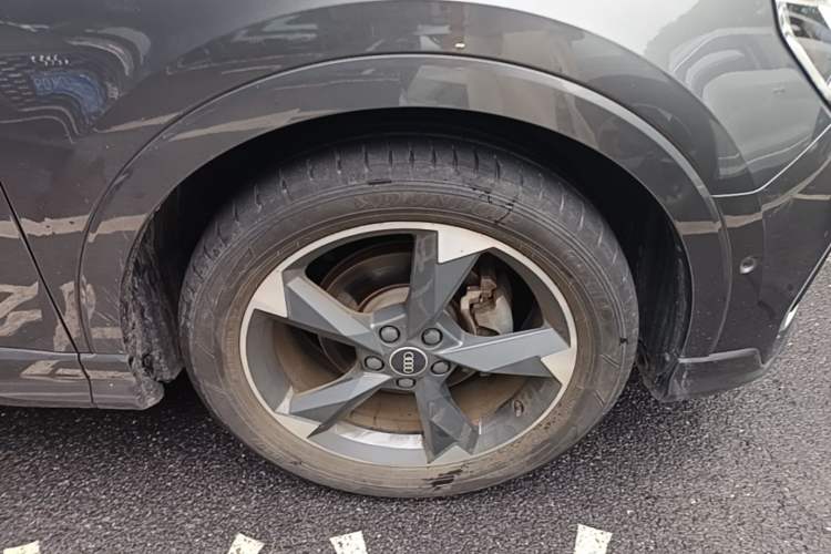 Used Audi Q3 2021 35 TFSI Fashion Dynamic Model Right Front Wheel Hub