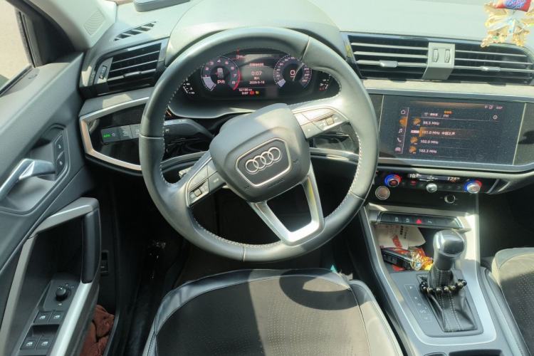 Used Audi Q3 2021 35 TFSI Progressive Dynamic Edition Steering Wheel