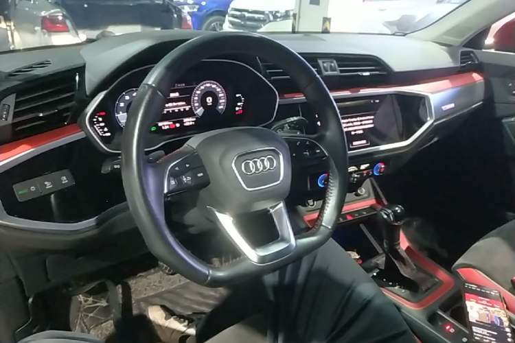 Used Audi Q3 2021 35 TFSI Fashion Dynamic Model Center Console